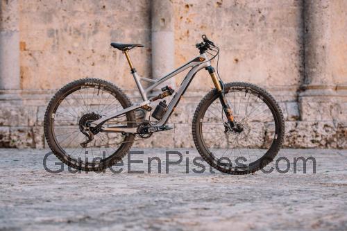 YT Industries Jeffsy 29 CF Pro fiche technique et avis